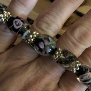 Floral stretch bracelet